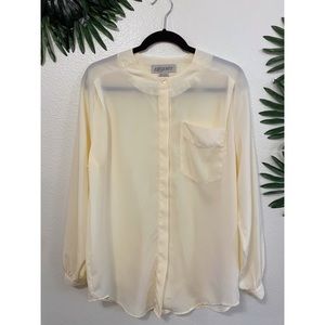 Argenti Vintage cream button down blouse